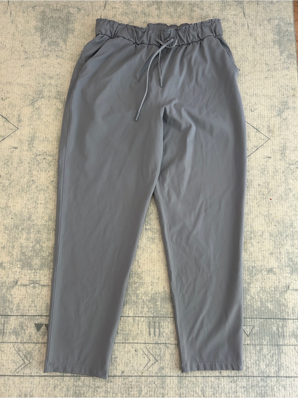 Lululemon jogger style pants size 10